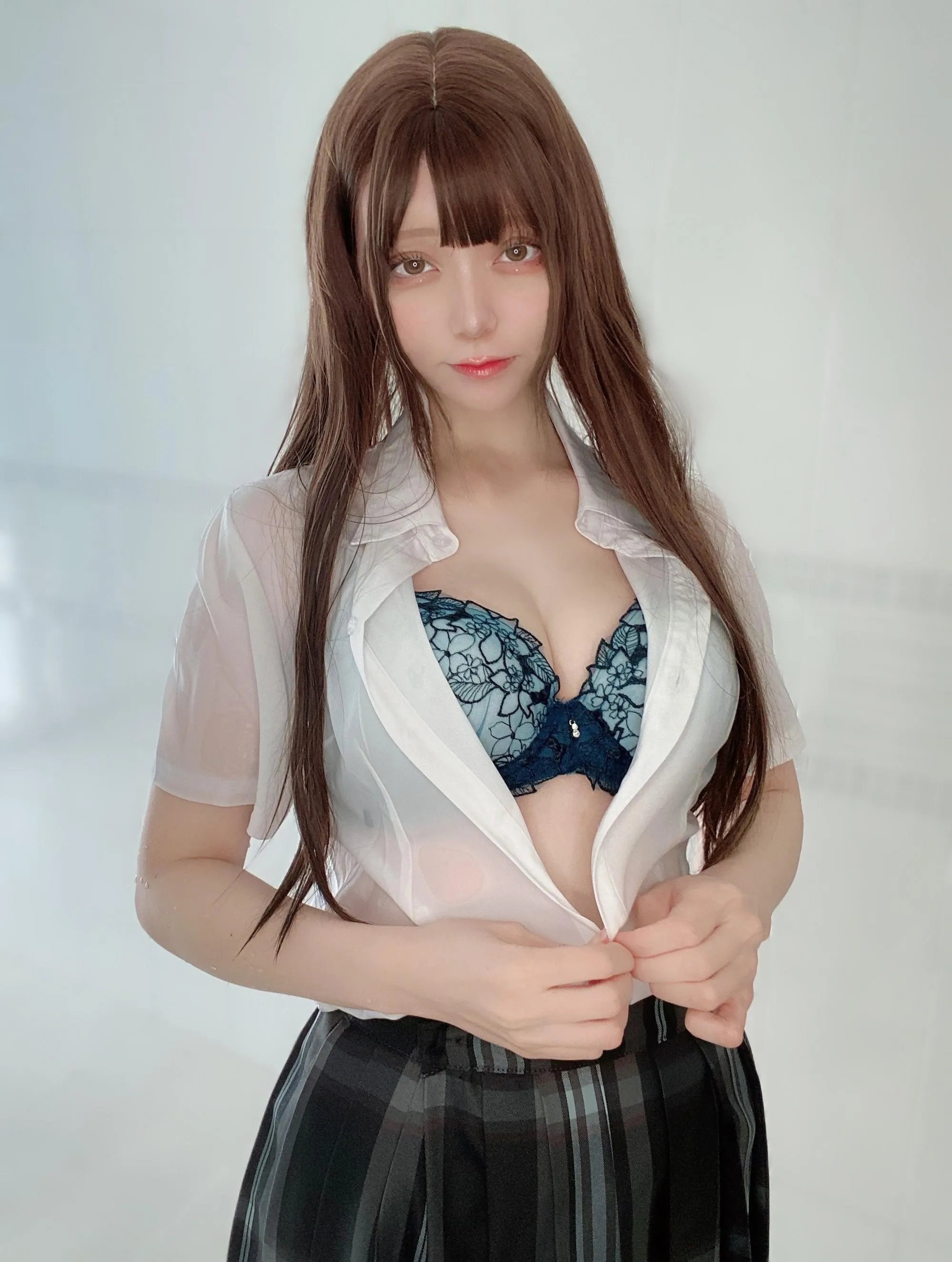 かさぎkasagi – NO.006 Fantia 2022-08月会员订阅-2022-08-29 制服で水遊び第二弾 [31P]插图3